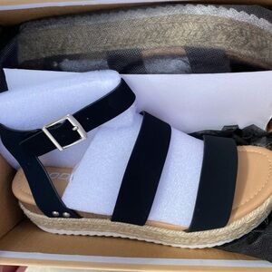 Soda Bryce Platform Sandals